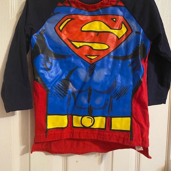 Superman Shirt with Detachable Cape - Picture 3 of 7